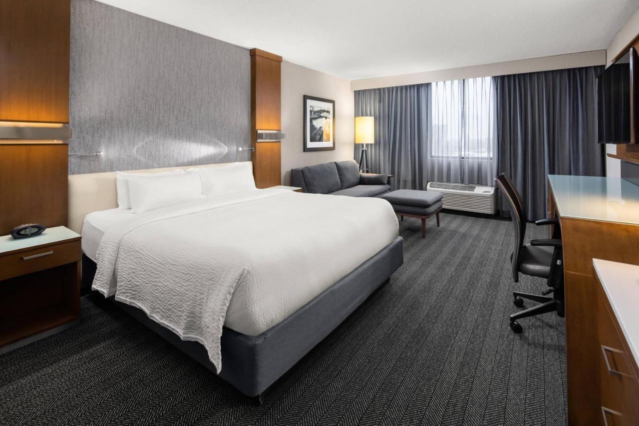 Courtyard By Marriott Minneapolis Downtown Exterior photo