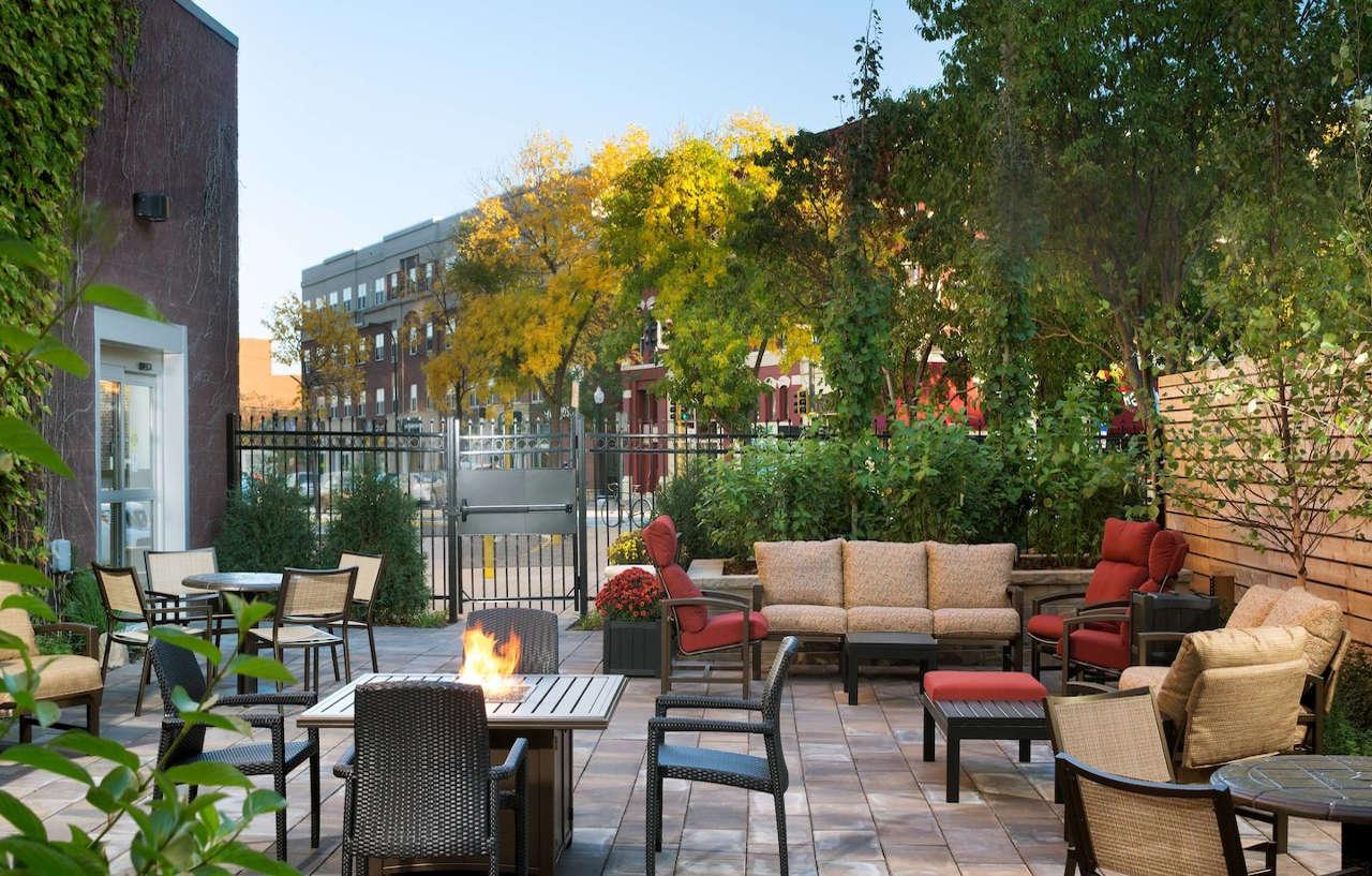 Courtyard By Marriott Minneapolis Downtown Exterior photo